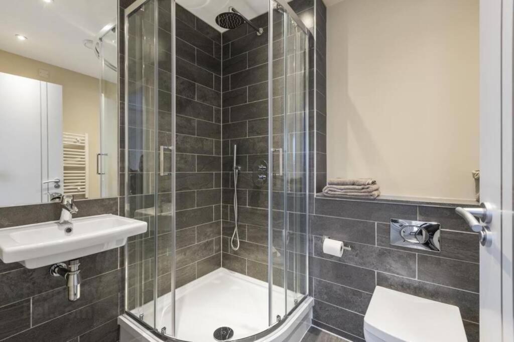 5* Luxury, City Centre, Brand New Development ベルファスト エクステリア 写真